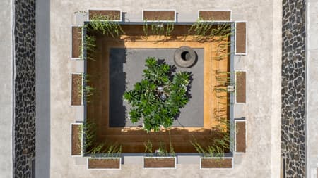VAULT HOUSE - India